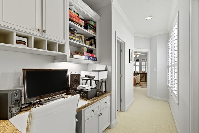 Building Photo - 1044 Memorial Village Dr