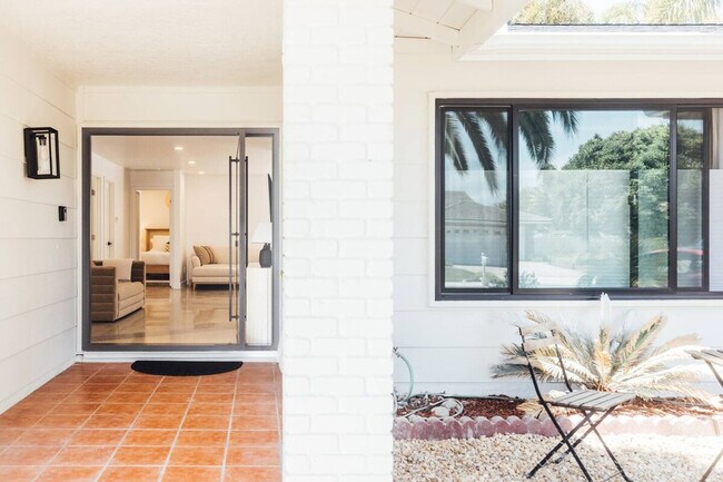 Building Photo - 4866 Hillside Dr