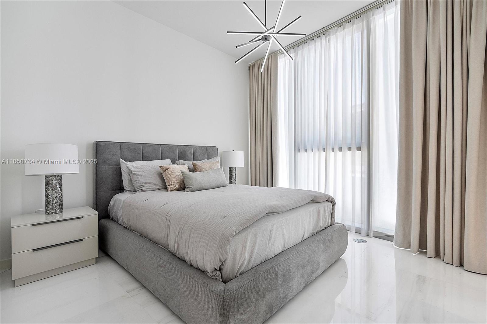 Building Photo - 300 Biscayne Blvd Way