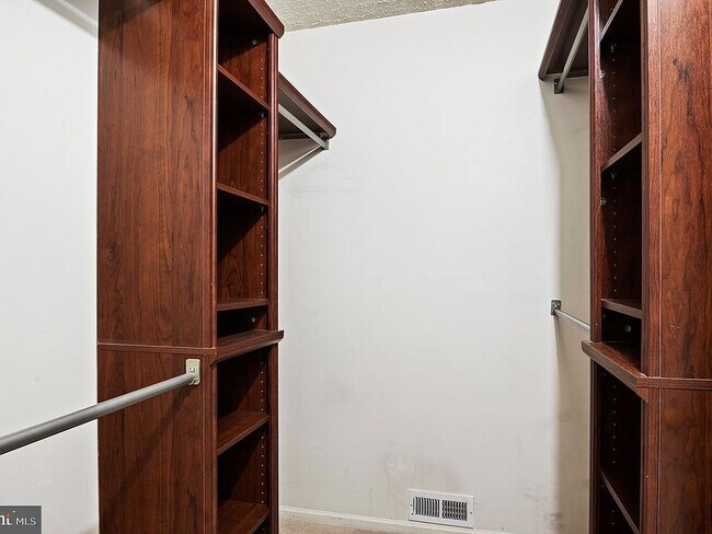 Building Photo - 1504 Virginia Ct