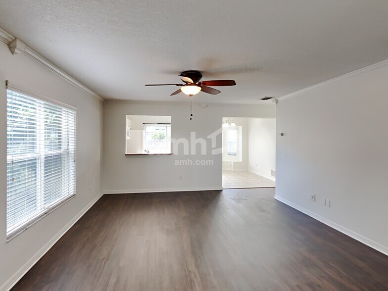 Building Photo - 9643 Patrician Dr