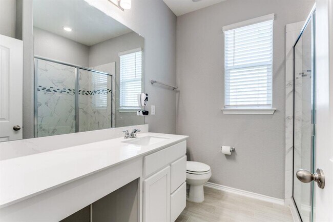 Building Photo - 1100 Desaix Dr