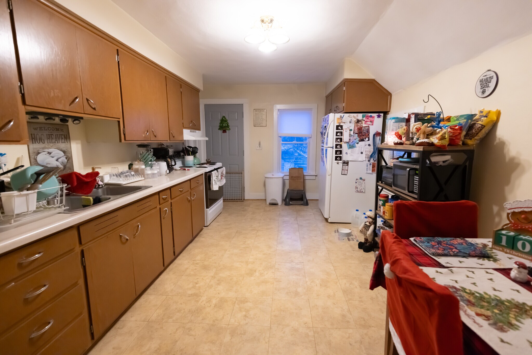 Kitchen - 323 N Bennett St