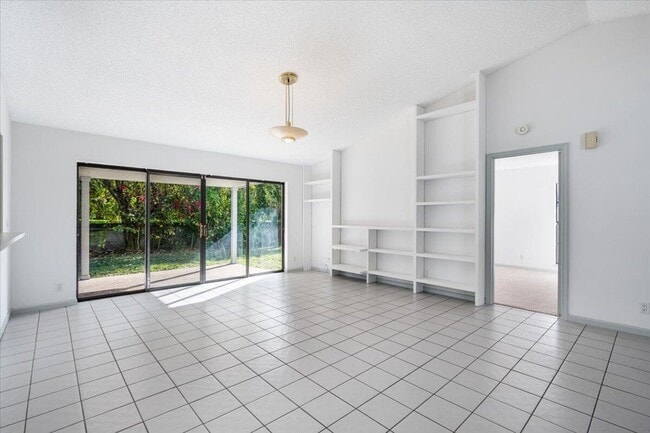 Building Photo - 2216 Amesbury Ct