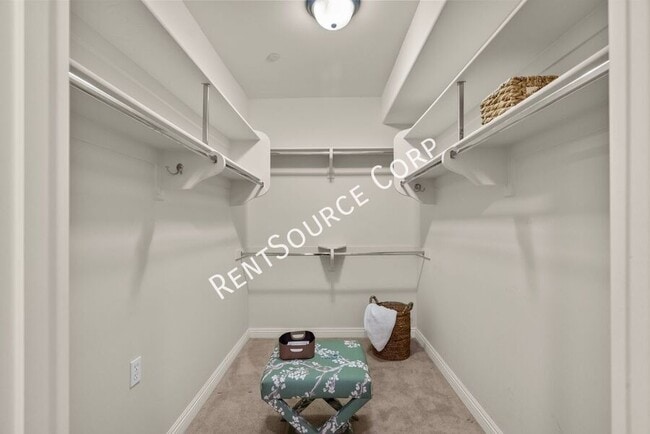 Building Photo - 12044 Hoffman St