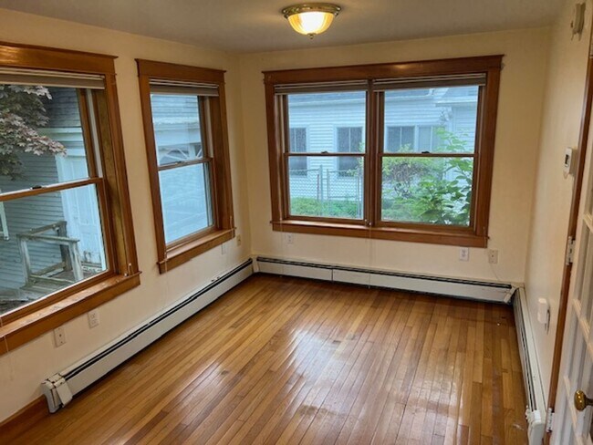 Building Photo - 66 Main St