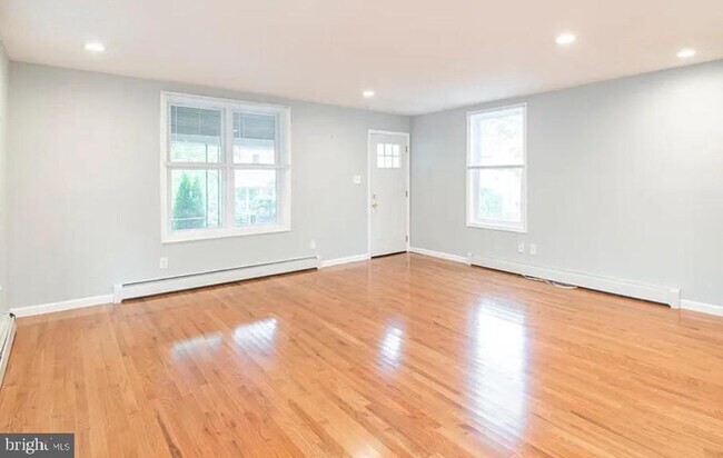 Building Photo - 217 Simpson Rd