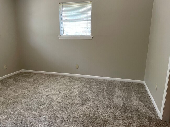 Building Photo - Now available! Pet Restrictions. Charming ...