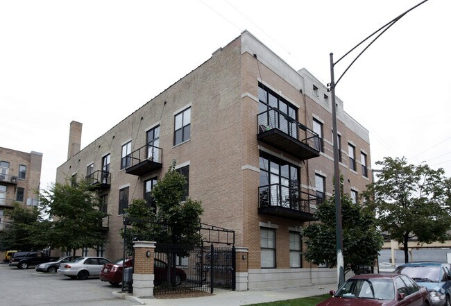 Building Photo - 213 N Racine Ave