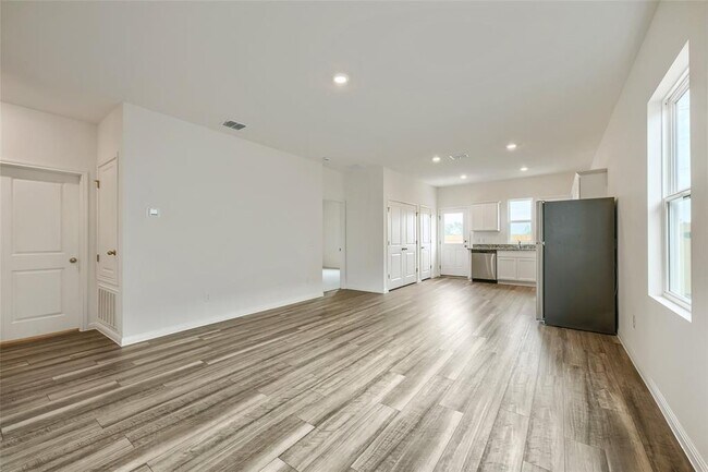 Building Photo - 5345 Calluna Dr