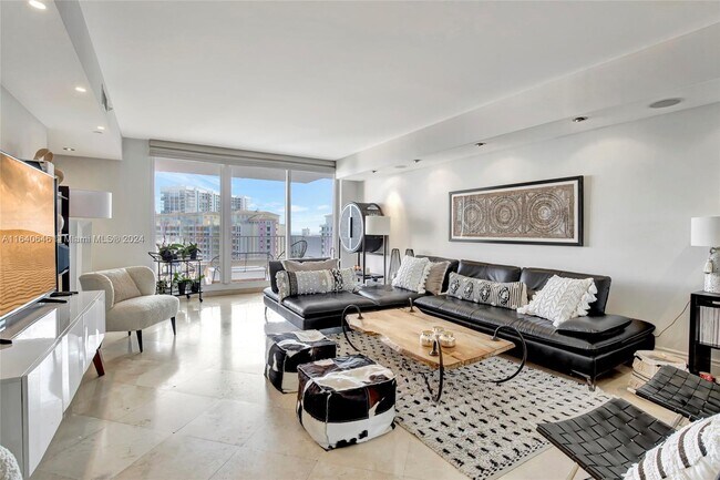 Building Photo - 781 Crandon Blvd