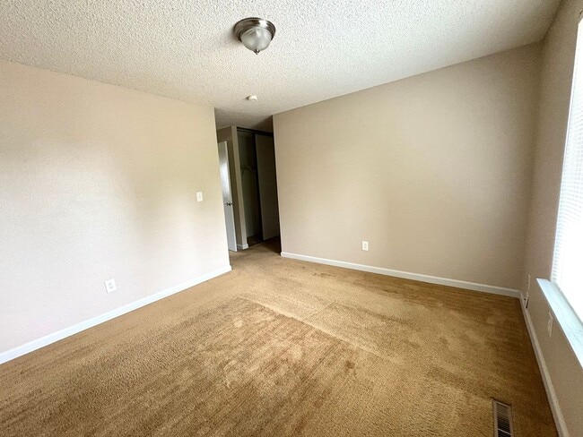 Building Photo - Spacious 3-Bedroom Home with Large Deck