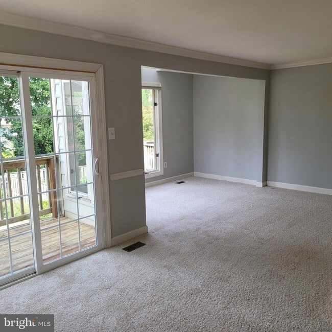 Building Photo - 218 Temple Dr