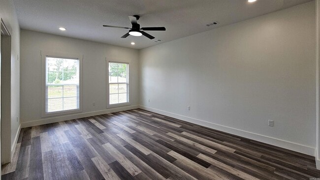 Building Photo - 4009 Stoke Dr