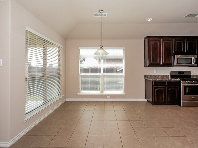 Building Photo - 1352 Barrel Run