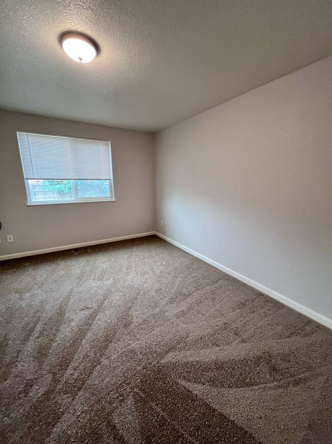 Building Photo - Updated 4-bedroom, 2 bathroom home in Thornton!