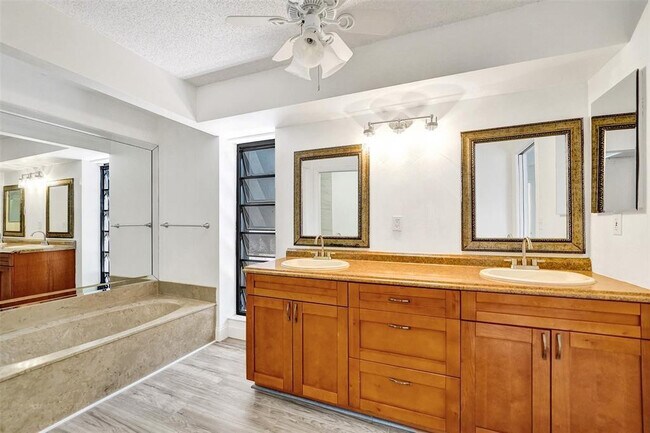 Building Photo - 103 Heatherbrook Way