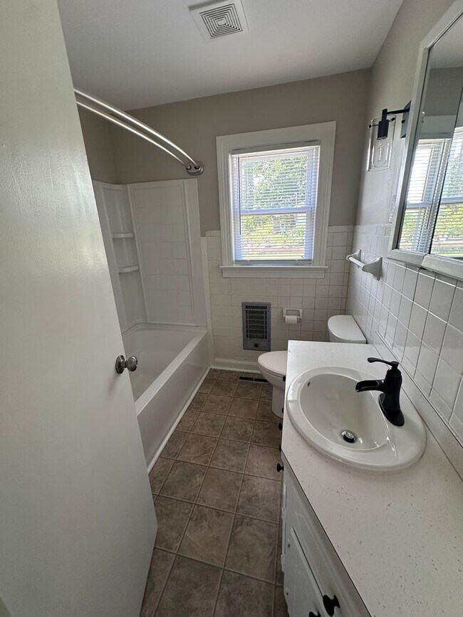 Building Photo - 313 Ginnie Ln