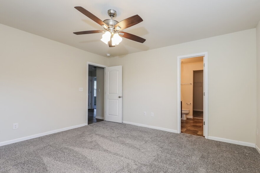 Building Photo - 12026 Quail Dr