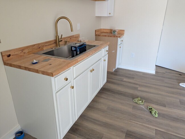 Building Photo - Newly remodeled 2 Bedroom 1 Bath located in Evergreen NC