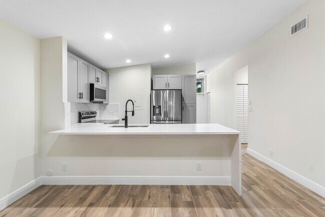 Building Photo - 22289 Timberly Dr