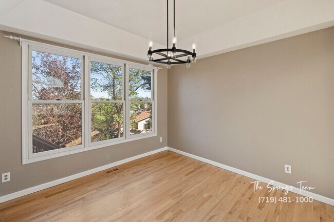 Building Photo - SPECTACULARLY HUGE 6BD HOME with PANORAMIC MOUNTAIN VIEWS - Security Deposit Waiver Available