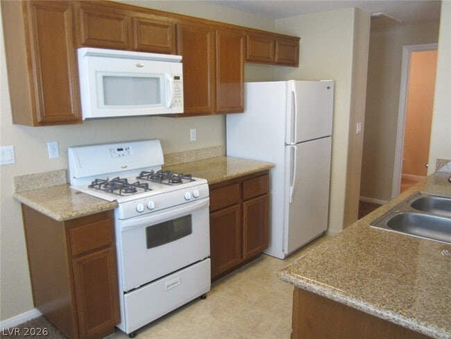 Building Photo - 7701 W Robindale Rd