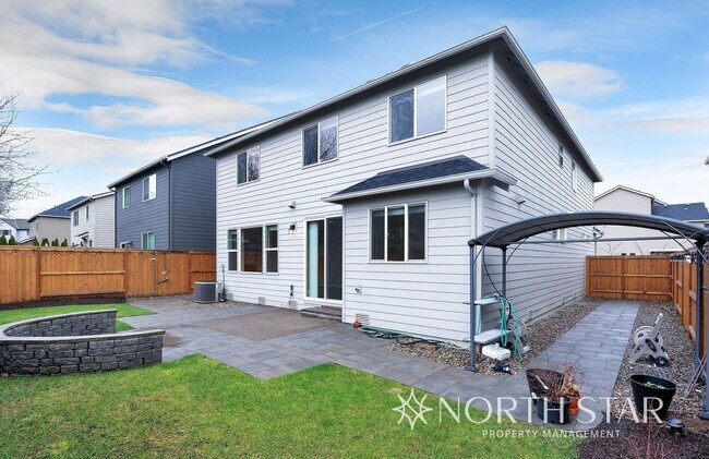Building Photo - Heritage Crossing Craftsman in Tigard