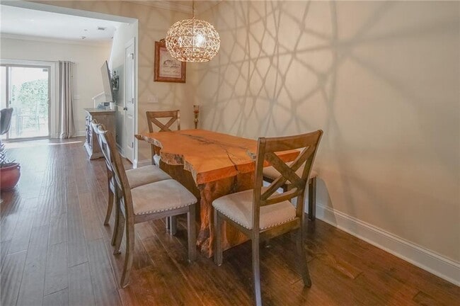 Building Photo - 303 Reserve Ln