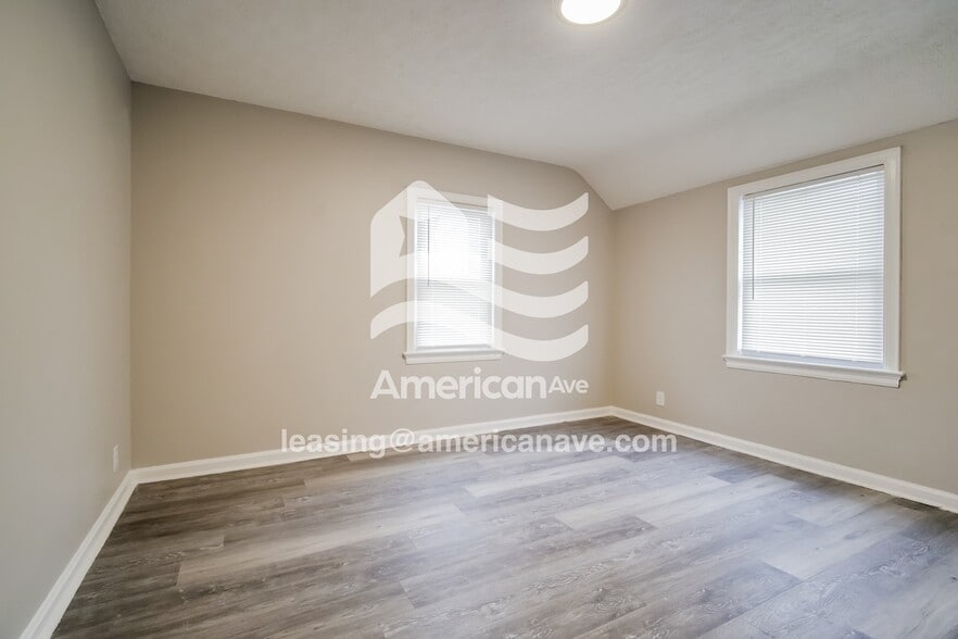 Building Photo - 4382 E 141st St