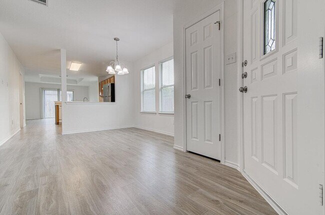 Building Photo - 205 Mood Lake Dr