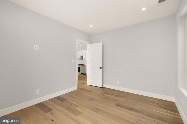 Building Photo - 3215 Mt Pleasant St NW