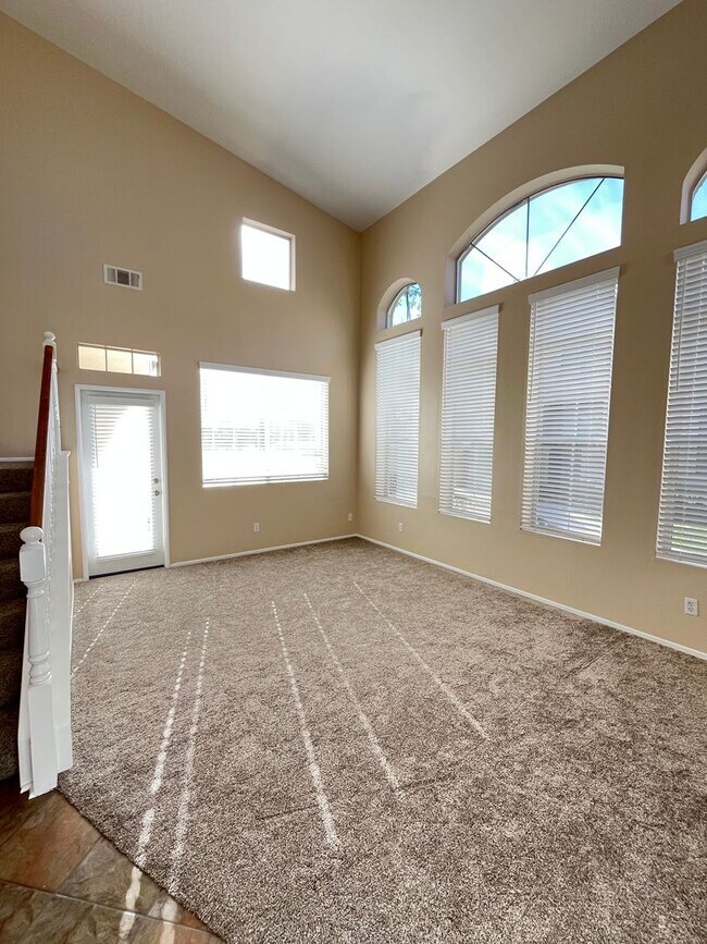 Building Photo - PICTURE PERFECT!  3 BR/3 BA END UNIT CONDO with DIRECT ACCESS 2 CAR GARAGE