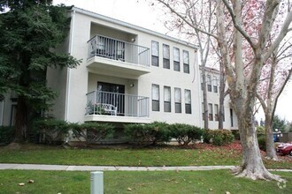 Building Photo - Beautiful  2 beds and 2 baths condon locat...