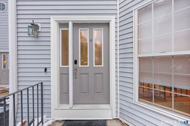 Building Photo - 132 Hope St