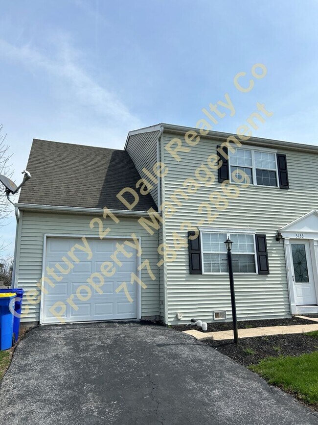 Building Photo - 3 BR, 1.5 Baths, 1 car garage Dover PA