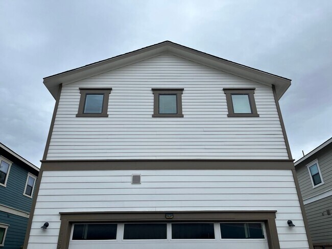 Building Photo - 1146 N Olive St