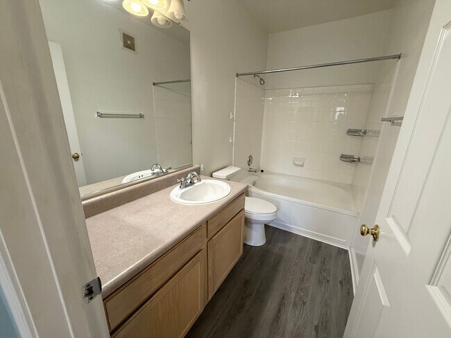 Building Photo - 925 Dorchester Pl