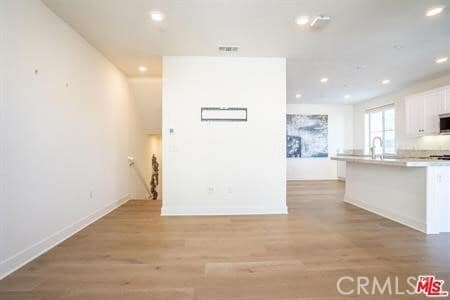 Building Photo - 18339 Iris Ln