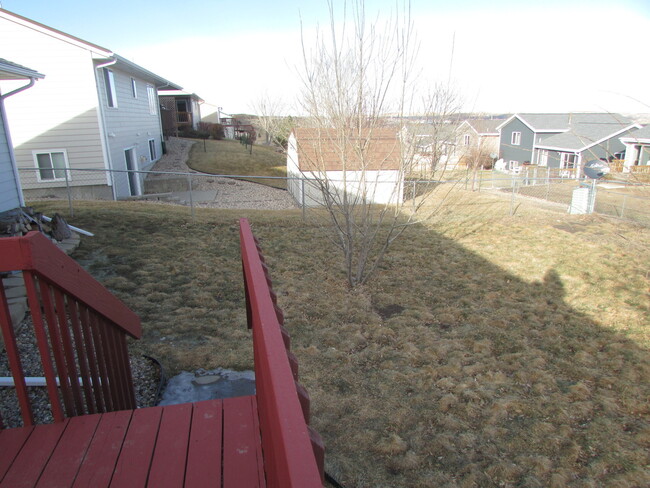 Building Photo - 3 BED | 3 BATH | DOUBLE GARAGE | SOUTH