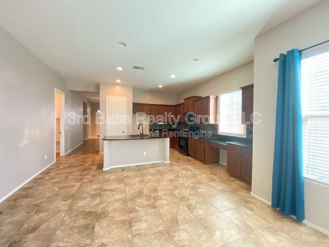 Building Photo - 4442 N Jackson Ct