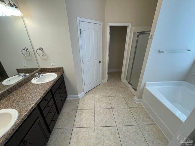 Building Photo - 6722 Barnwood Dr