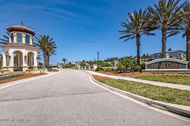 Building Photo - 2866 Montilla Dr