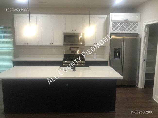 Building Photo - 3219 Credenza Rd