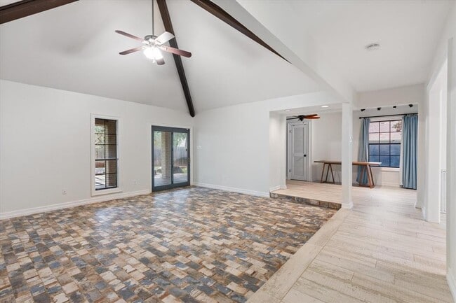 Building Photo - 109 White Sands Dr