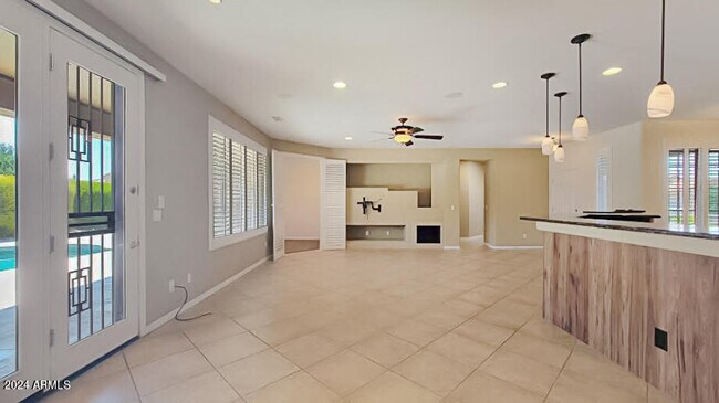 Building Photo - 26505 W Burnett Rd