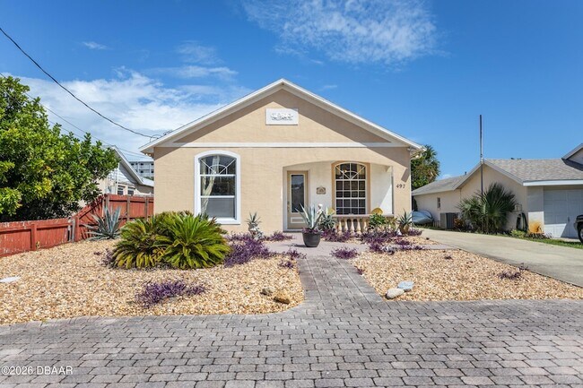 Building Photo - 497 Grandview Ave