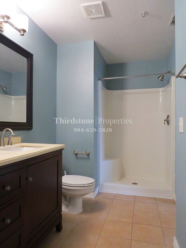 Building Photo - 7800 Point Meadows Dr