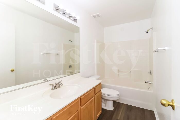 Building Photo - 15847 N Gil Balcome St
