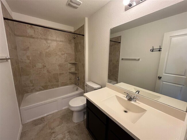 Building Photo - 6825 Colorado Bluffs Rd